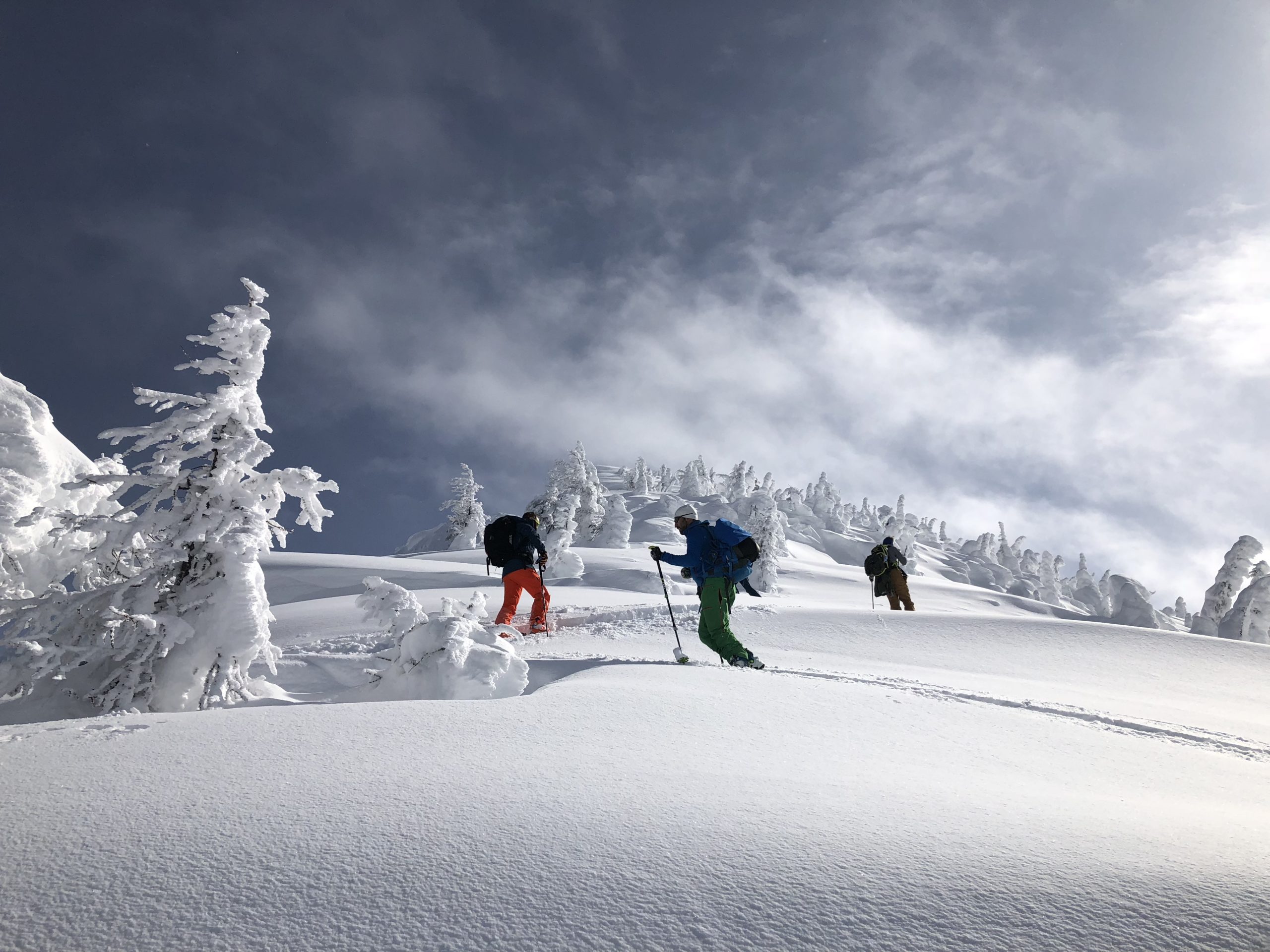 Découvrez le ski de randonnée avec 9 Vallées en France, Islande, Norvège, Argentine, Chili, Alaska, Groenland et Turquie.